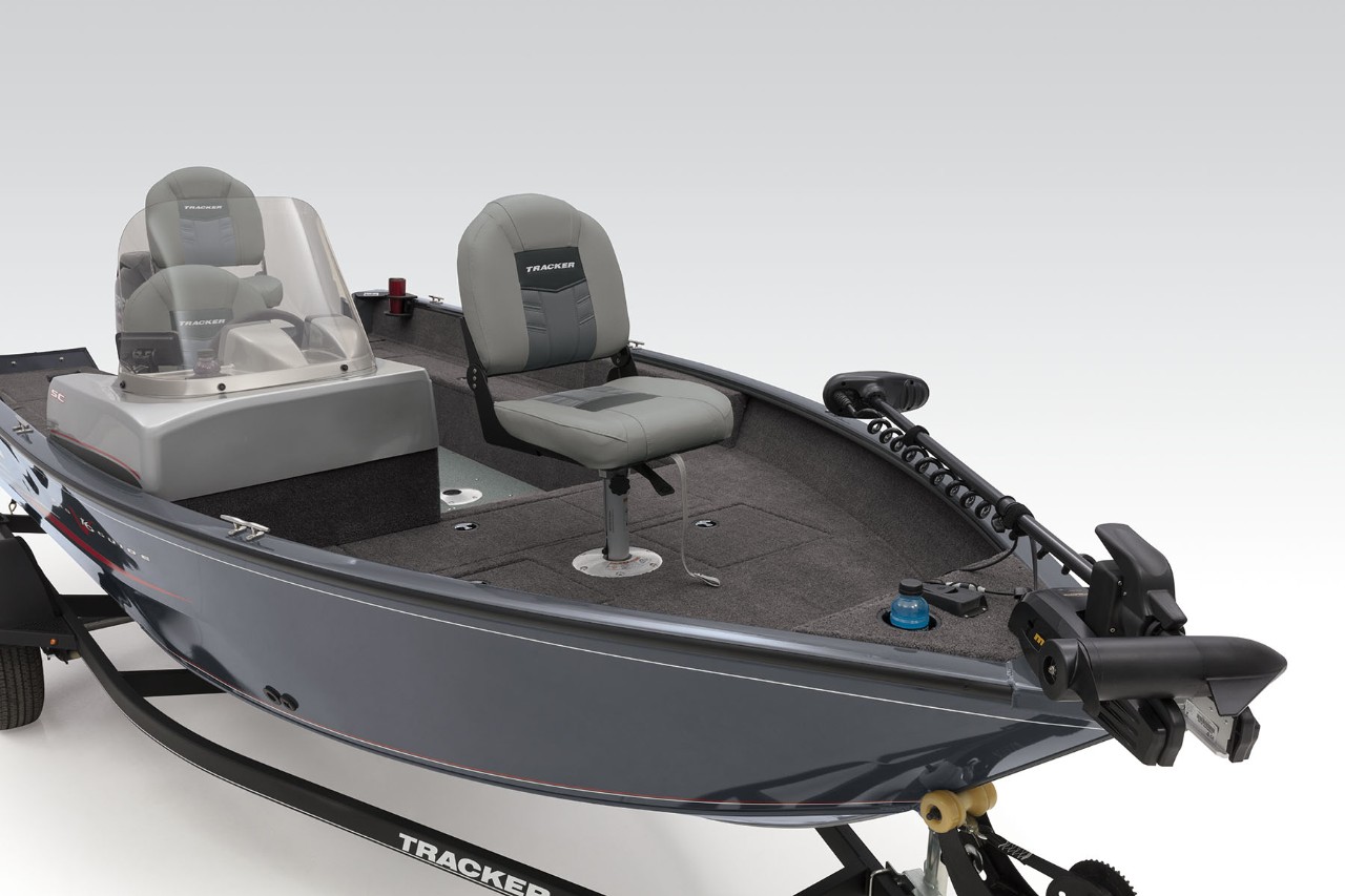 2019 PRO GUIDE V-16 SC - TRACKER Deep V Multi-Species Boat