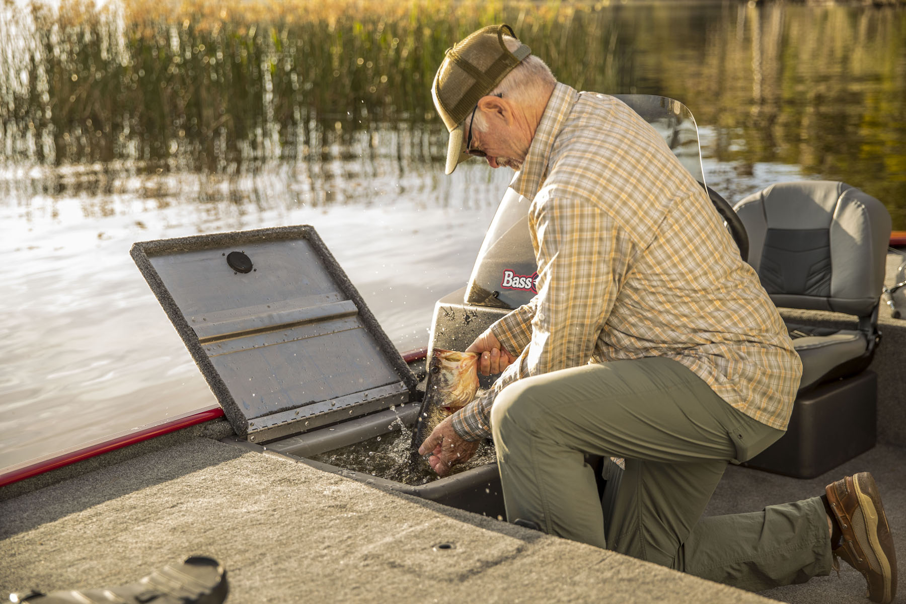 Bass tracker discount hat