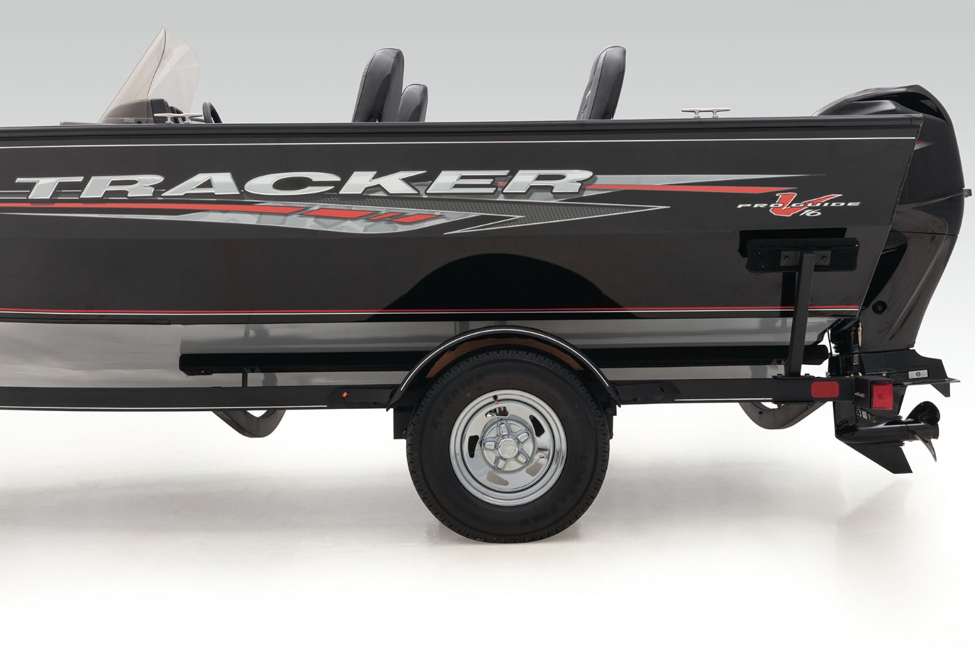 2020 PRO GUIDE V-16 SC - TRACKER Deep V Multi-Species Boat