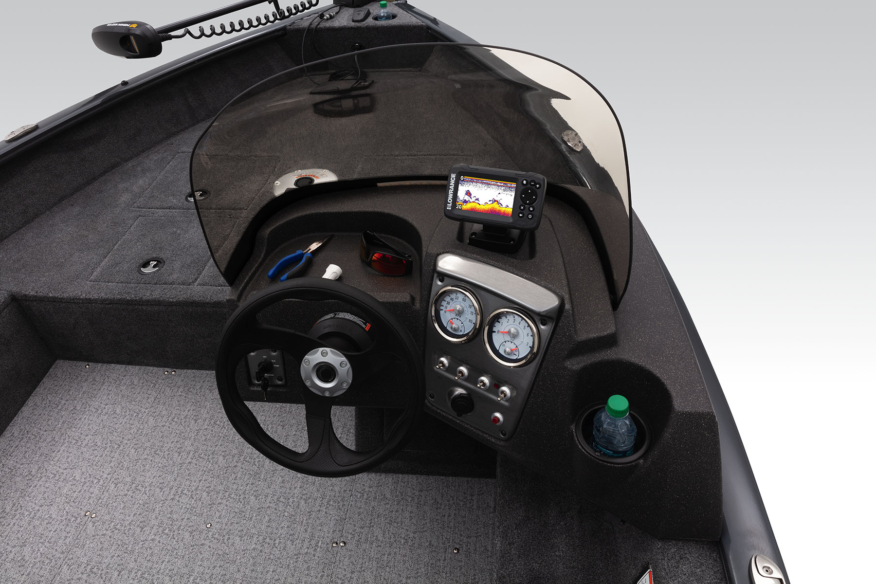 PRO GUIDE V-16 SC - TRACKER Deep V Multi-Species Boat