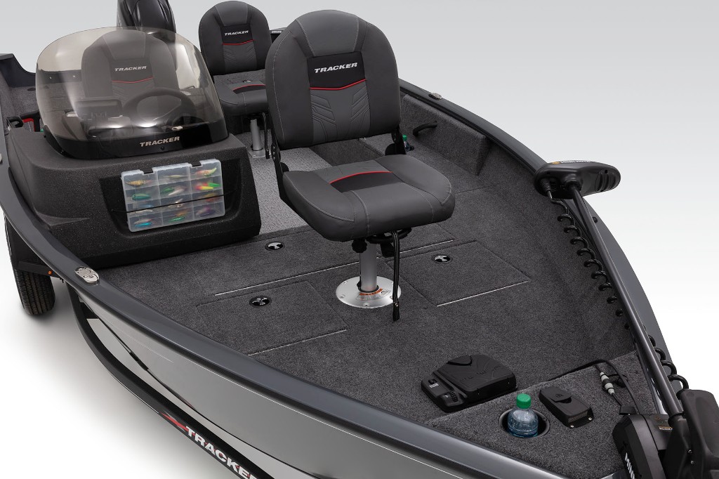 PRO GUIDE V-16 SC - TRACKER Deep V Multi-Species Boat