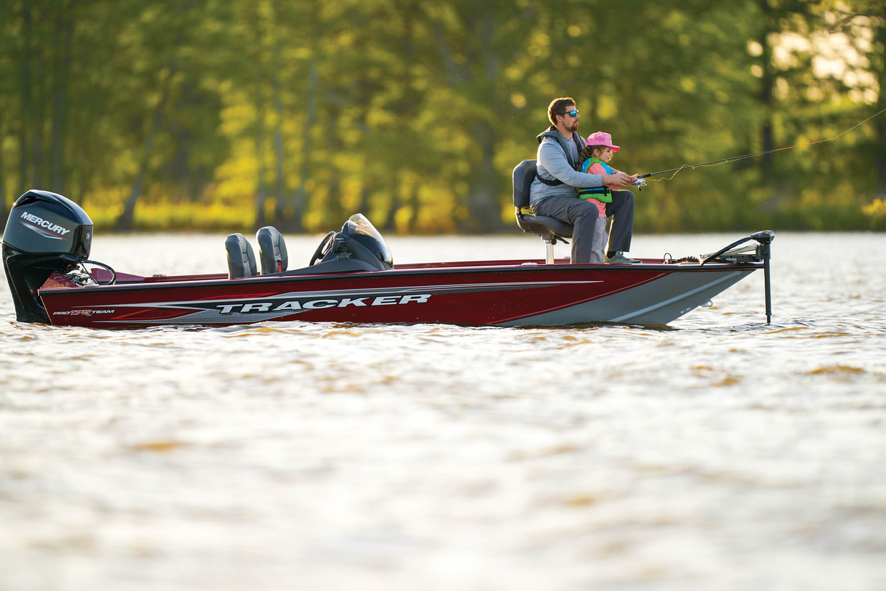 PRO TEAM 175 TF - TRACKER Mod V Bass Boat