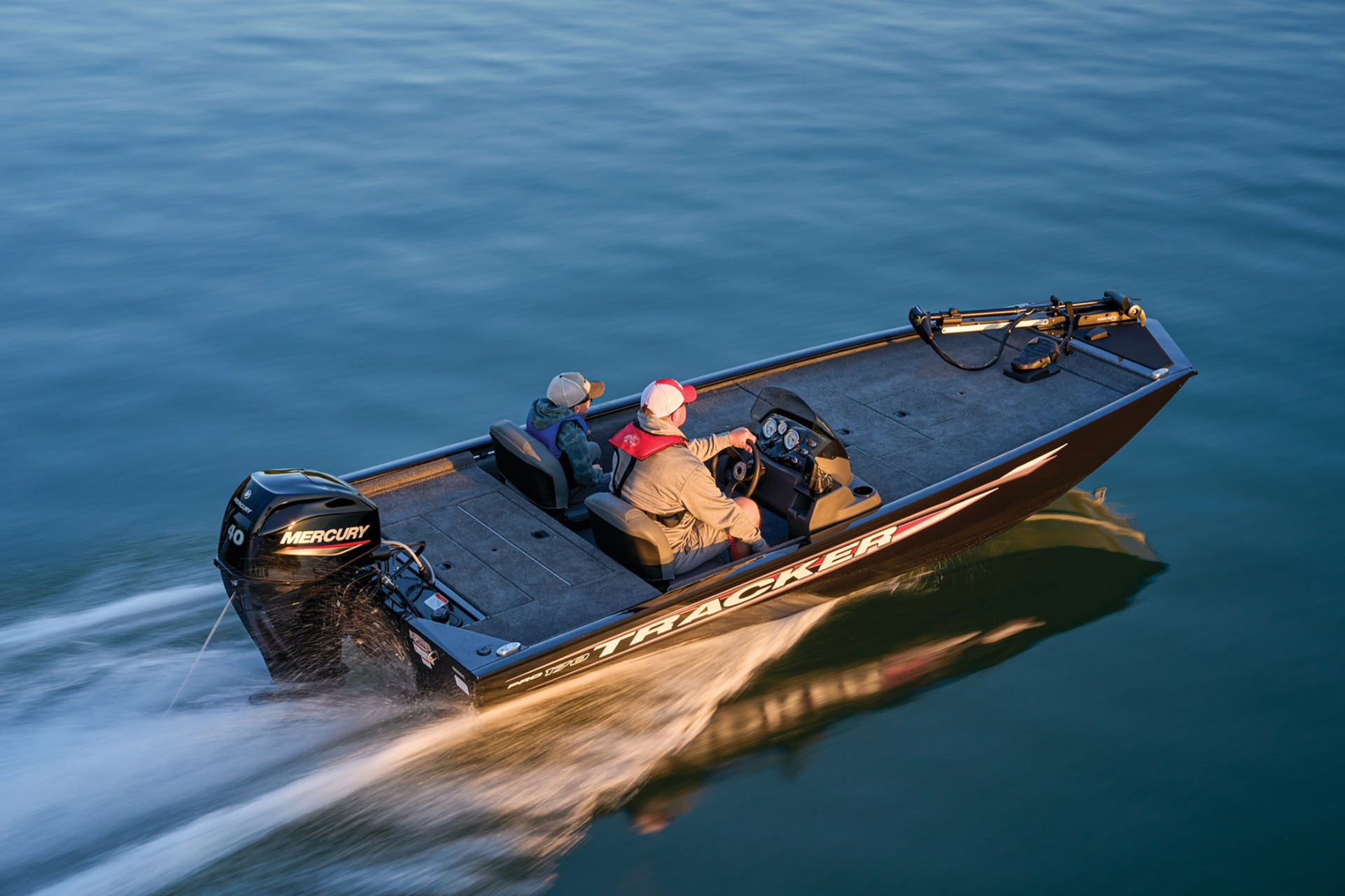 PRO 170 | 16ft. 8in. Mod V Bass Boat | TRACKER Boats