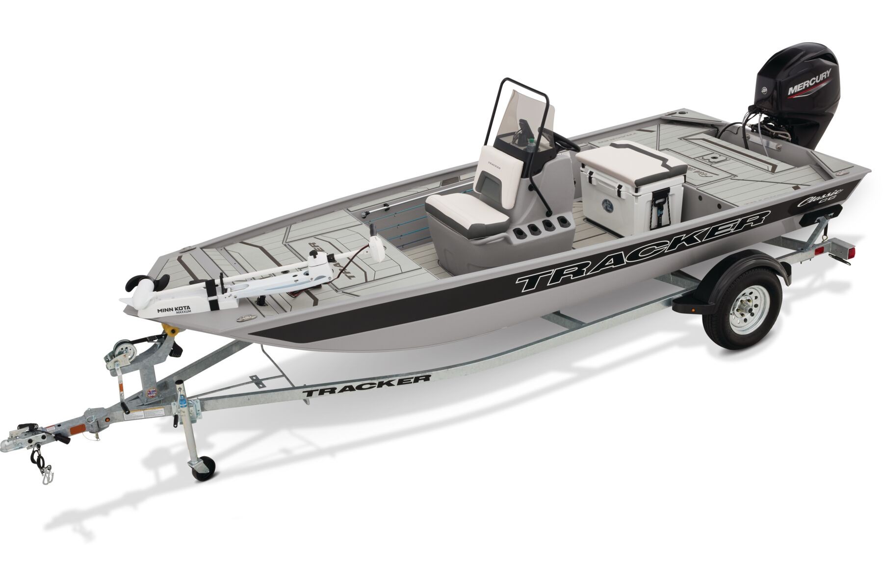 BASS TRACKER Classic CC | 16ft. 8in. Mod V Center Console