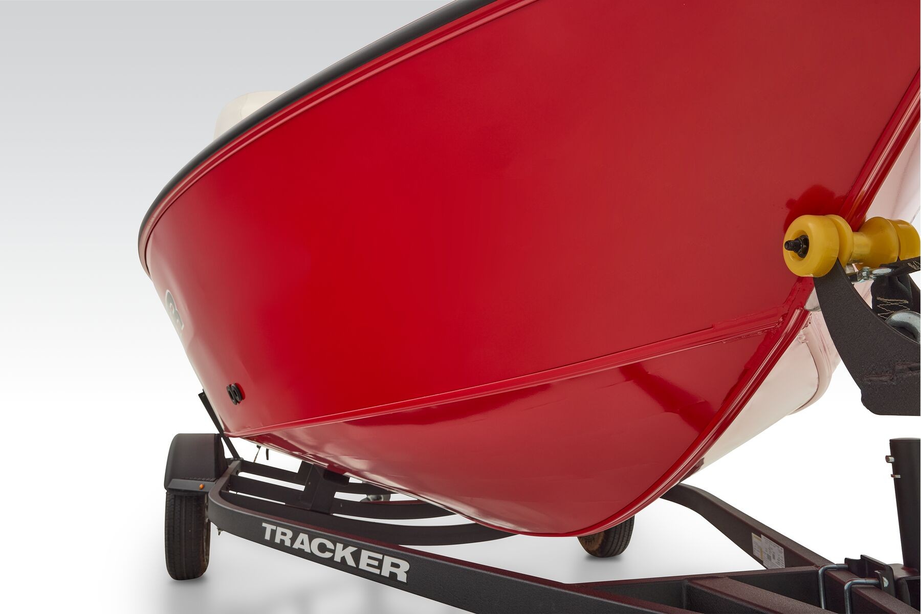 TRACKER PRO GUIDE V-16 SC | 16ft. 6in. Deep V Multi-Species Boat
